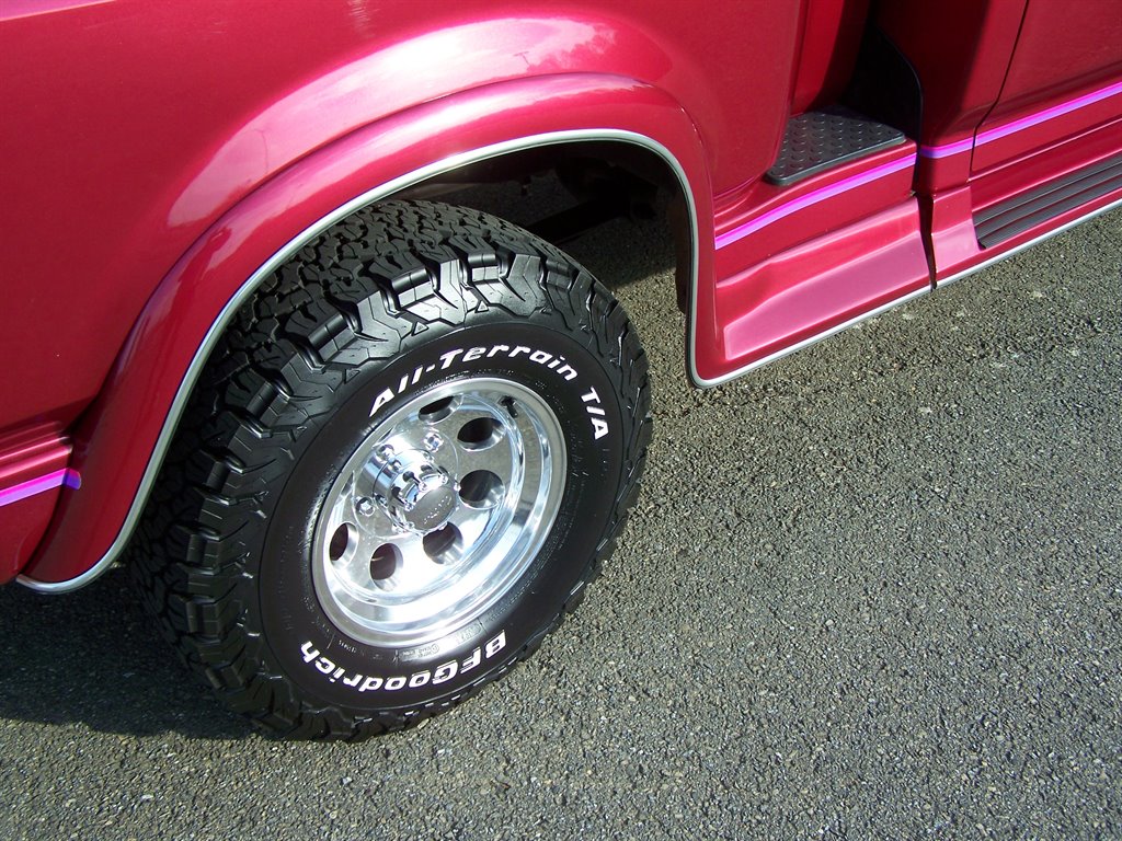 1992 Ford F-150 - $32,890