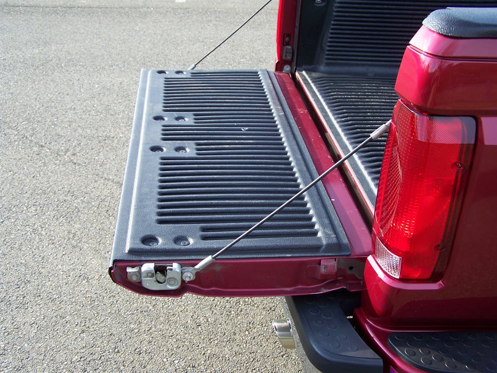 1992 Ford F-150 - $32,890