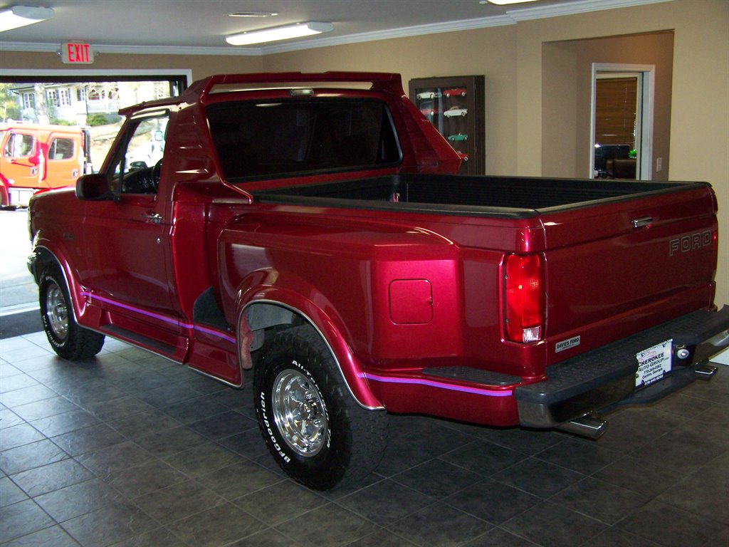 1992 Ford F-150 - $32,890