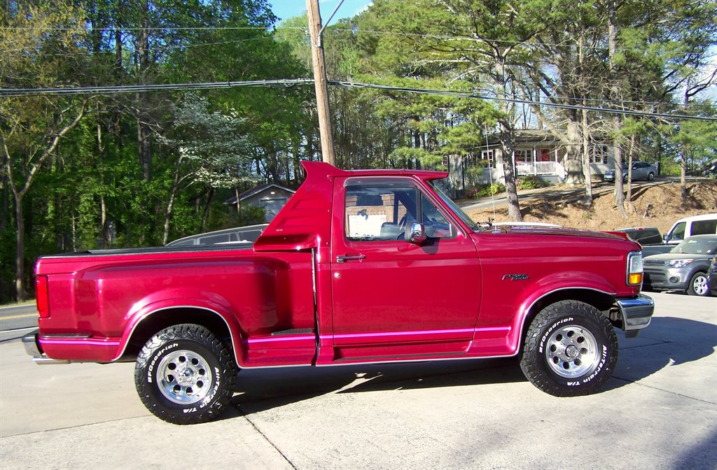 1992 Ford F-150 - $32,890