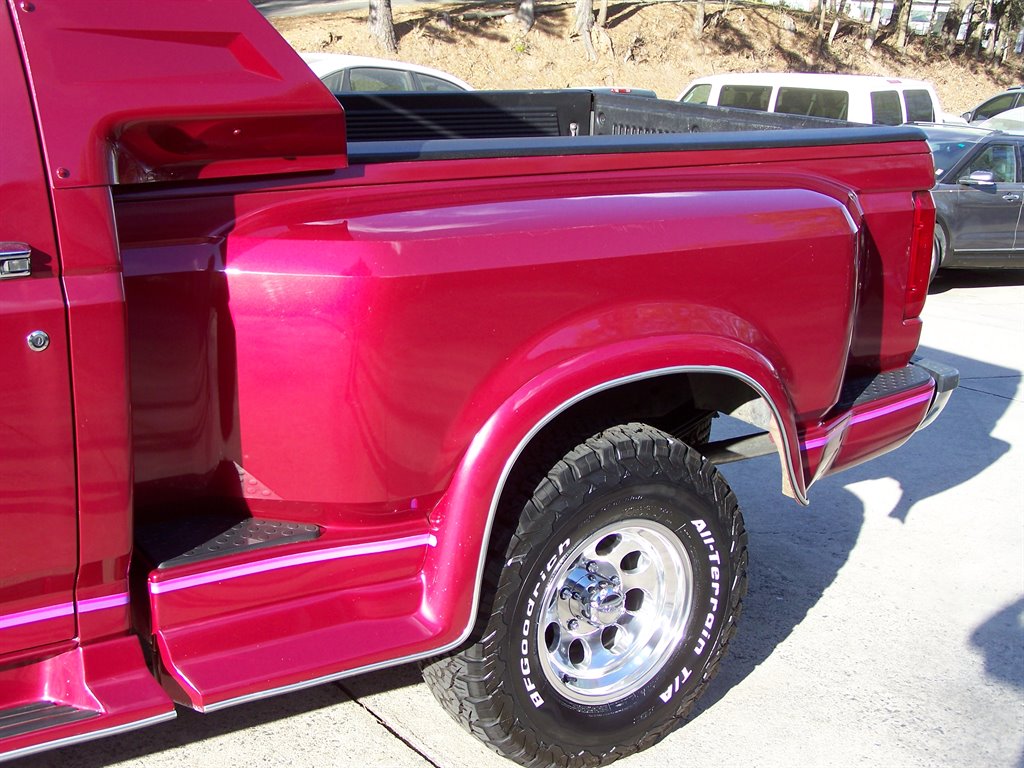 1992 Ford F-150 - $32,890