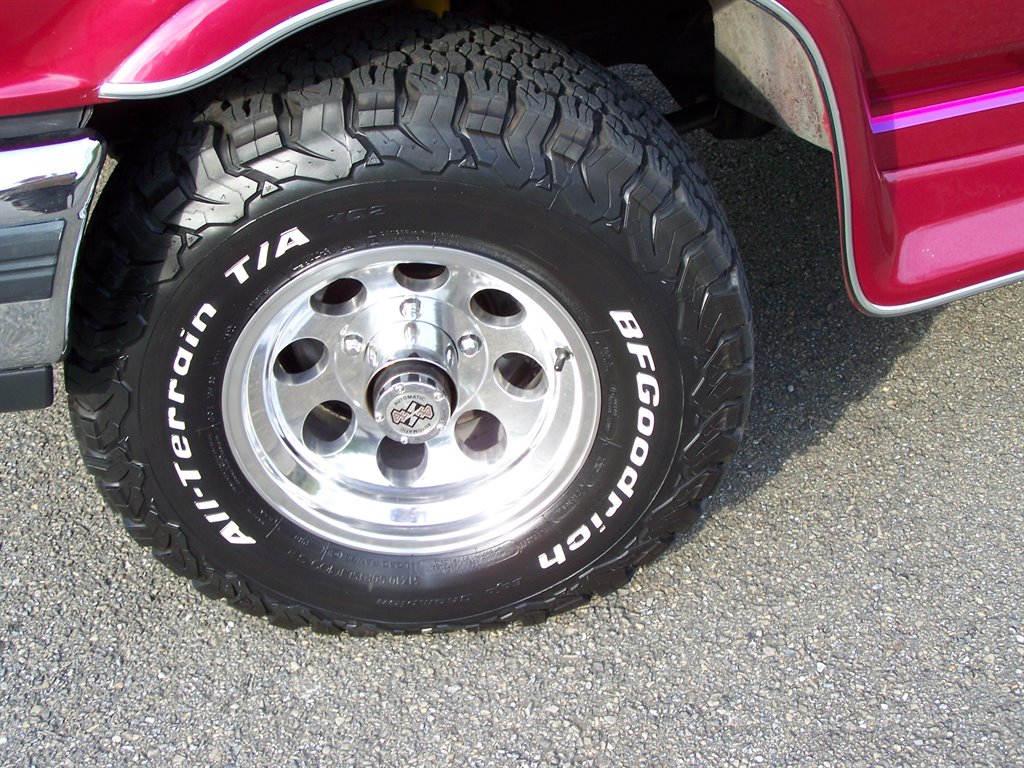1992 Ford F-150 - $32,890