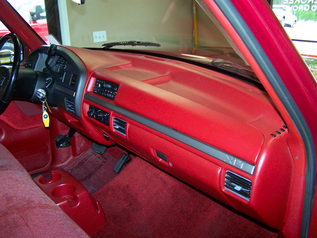 1992 Ford F-150 - $32,890