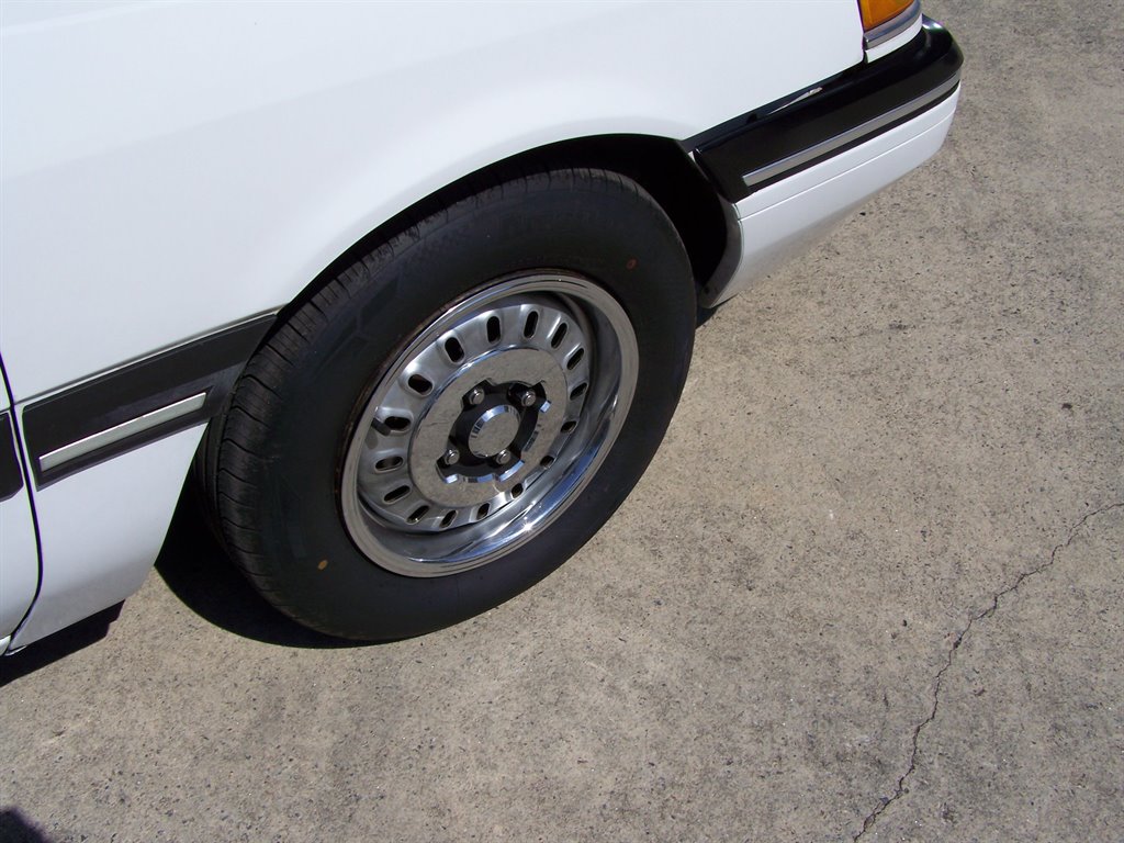 1991 Ford Tempo - $5,890