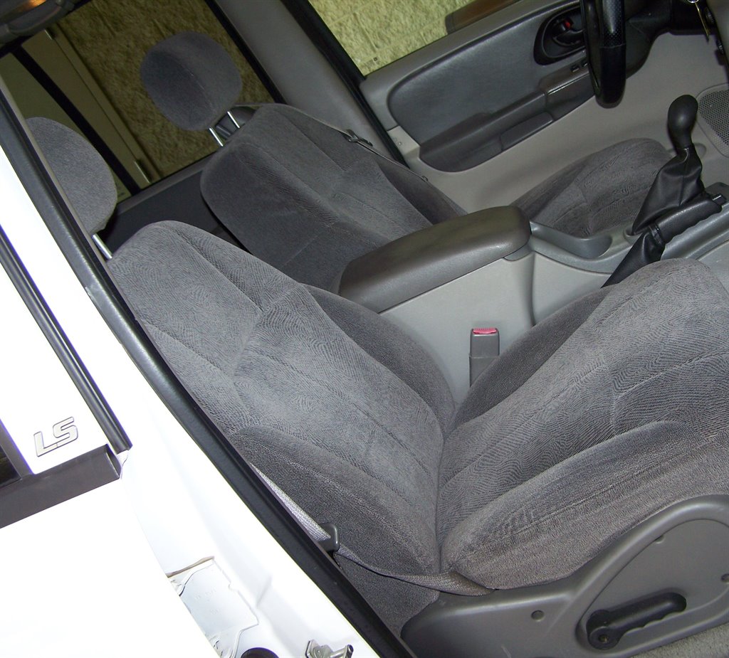 2004 Chevrolet Blazer - $10,890