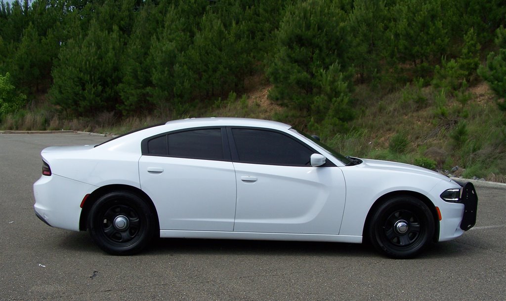 2017 Dodge Charger - $14,890