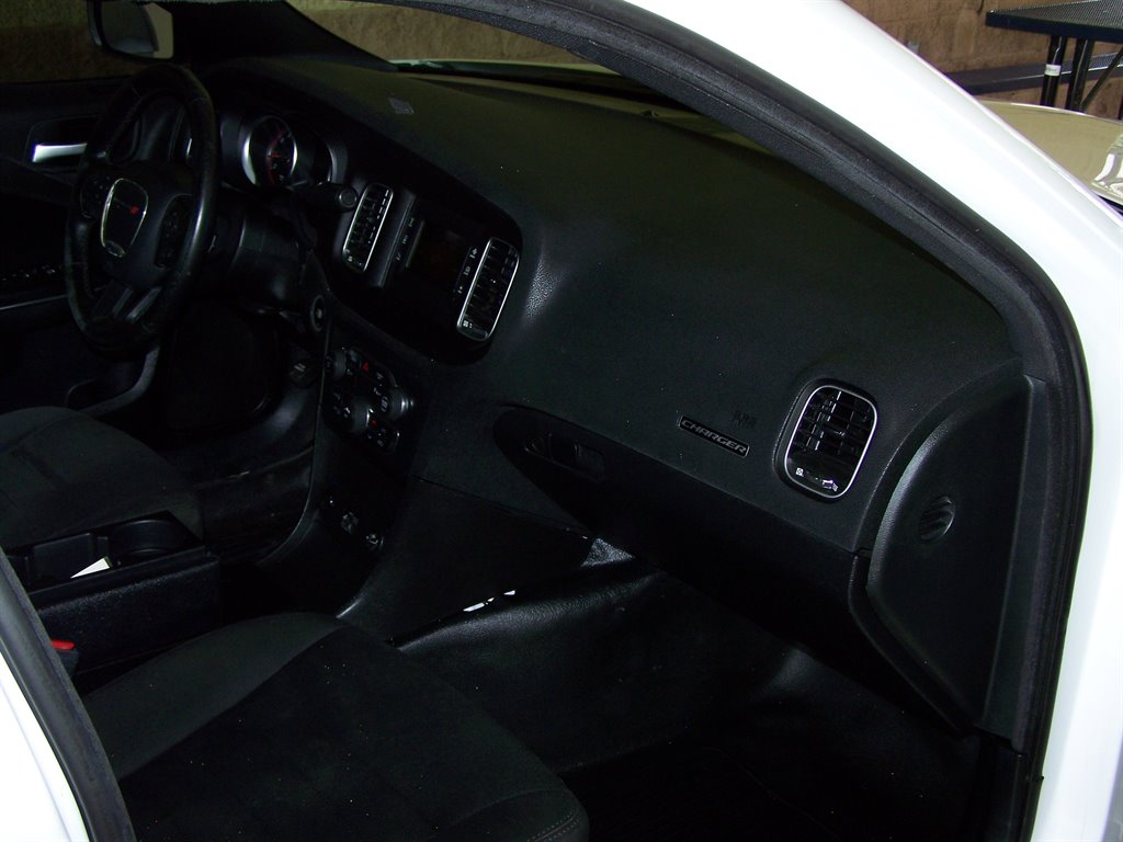 2017 Dodge Charger - $14,890