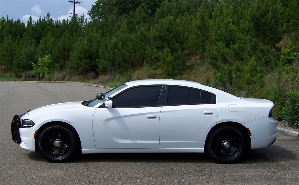 2017 Dodge Charger - $14,890