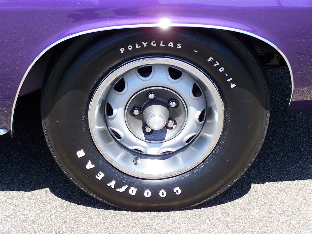 1971 Plymouth Cuda - $158,890