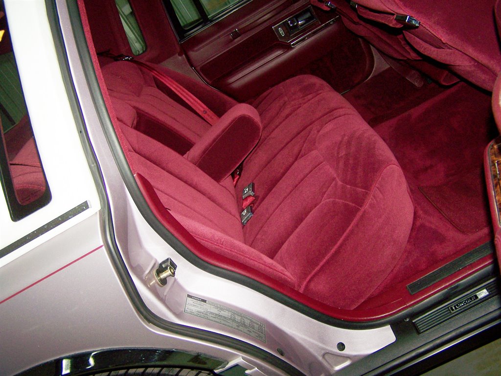 1991 Lincoln Town Car - $20,890