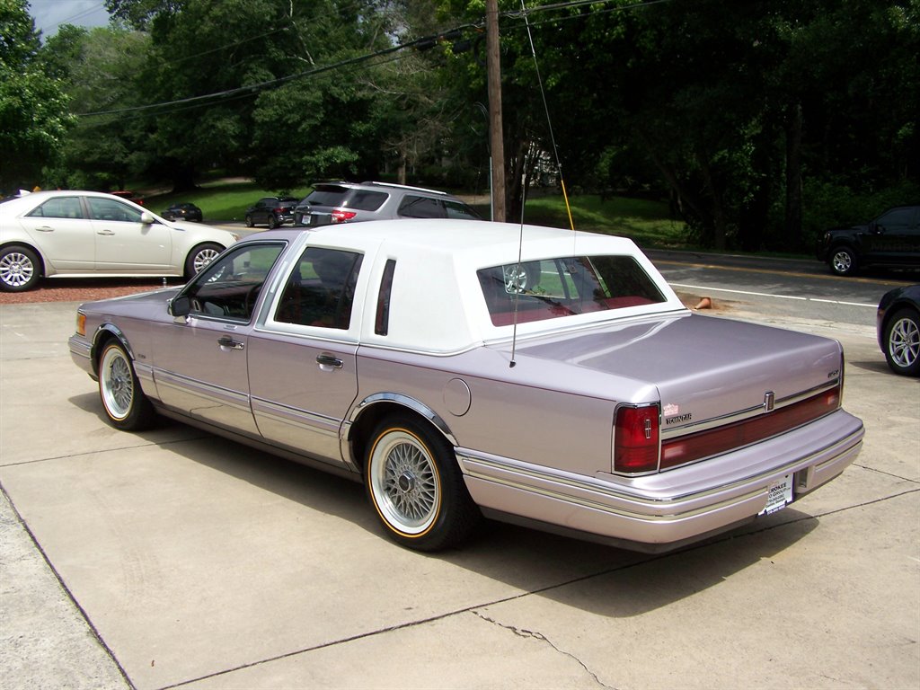 1991 Lincoln Town Car - $20,890
