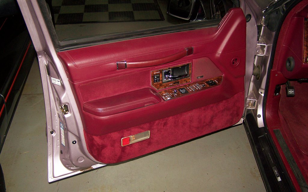 1991 Lincoln Town Car - $20,890