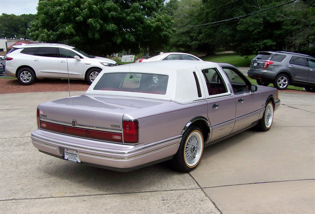 1991 Lincoln Town Car - $20,890
