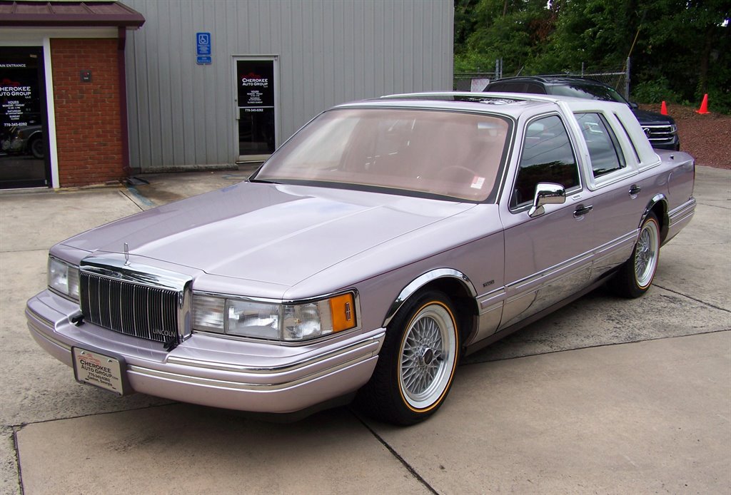 1991 Lincoln Town Car - $20,890