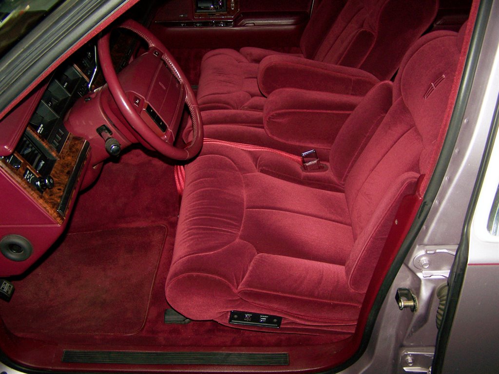1991 Lincoln Town Car - $20,890