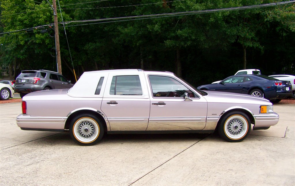 1991 Lincoln Town Car - $20,890