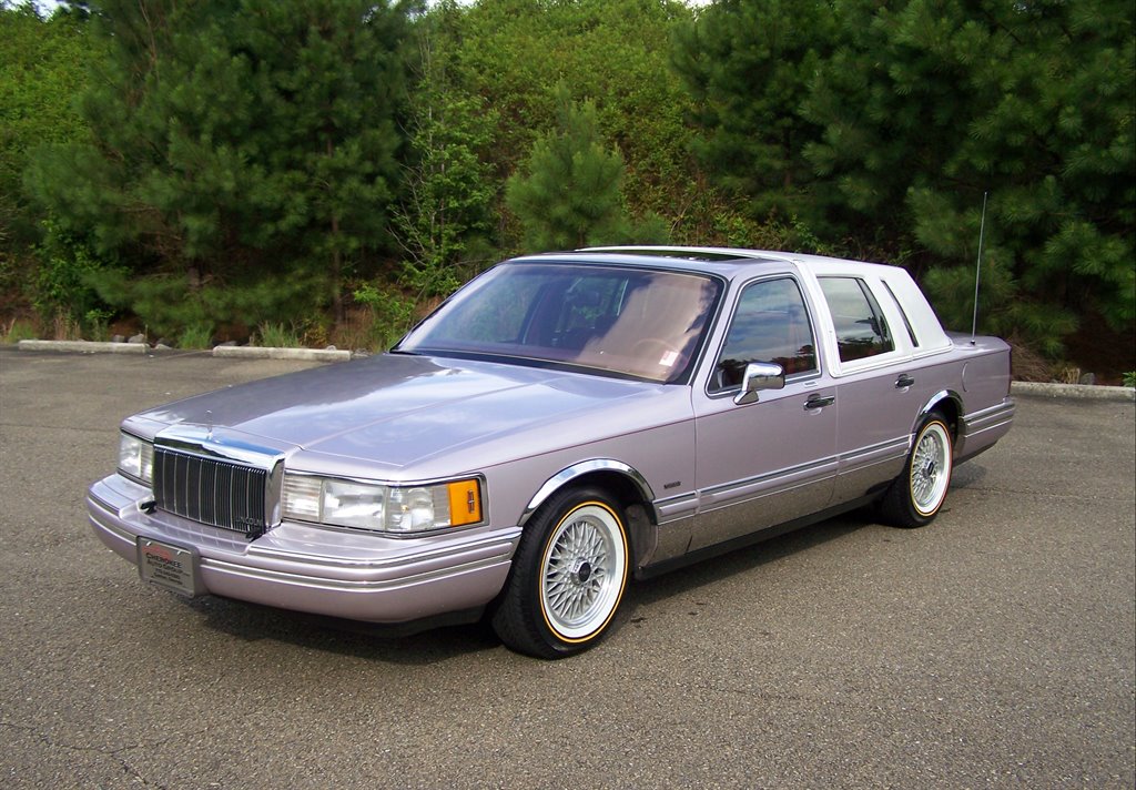 1991 Lincoln Town Car - $20,890