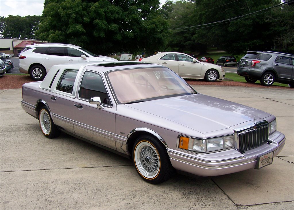 1991 Lincoln Town Car - $20,890