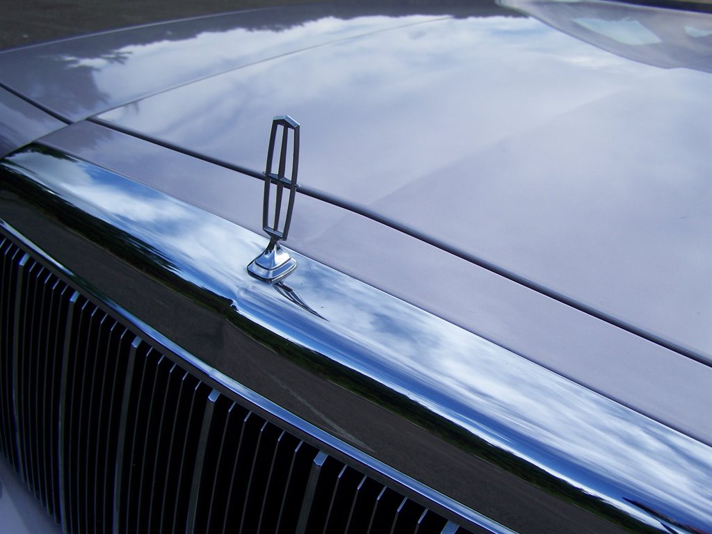 1991 Lincoln Town Car - $20,890