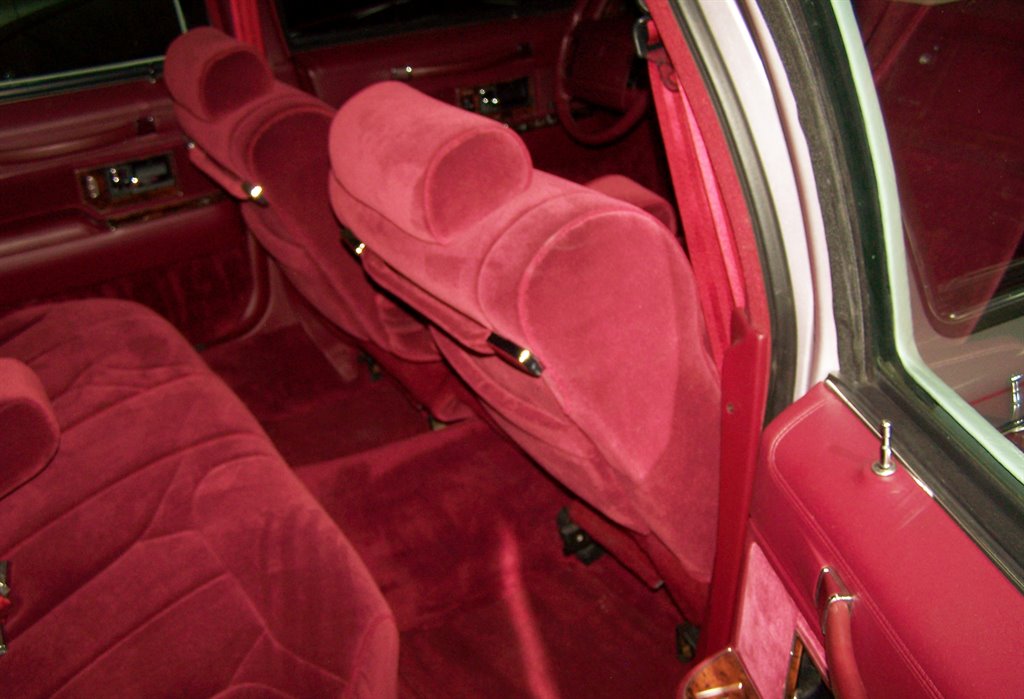 1991 Lincoln Town Car - $20,890