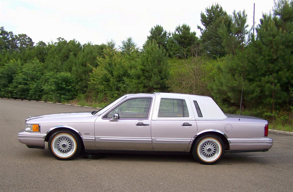 1991 Lincoln Town Car - $20,890