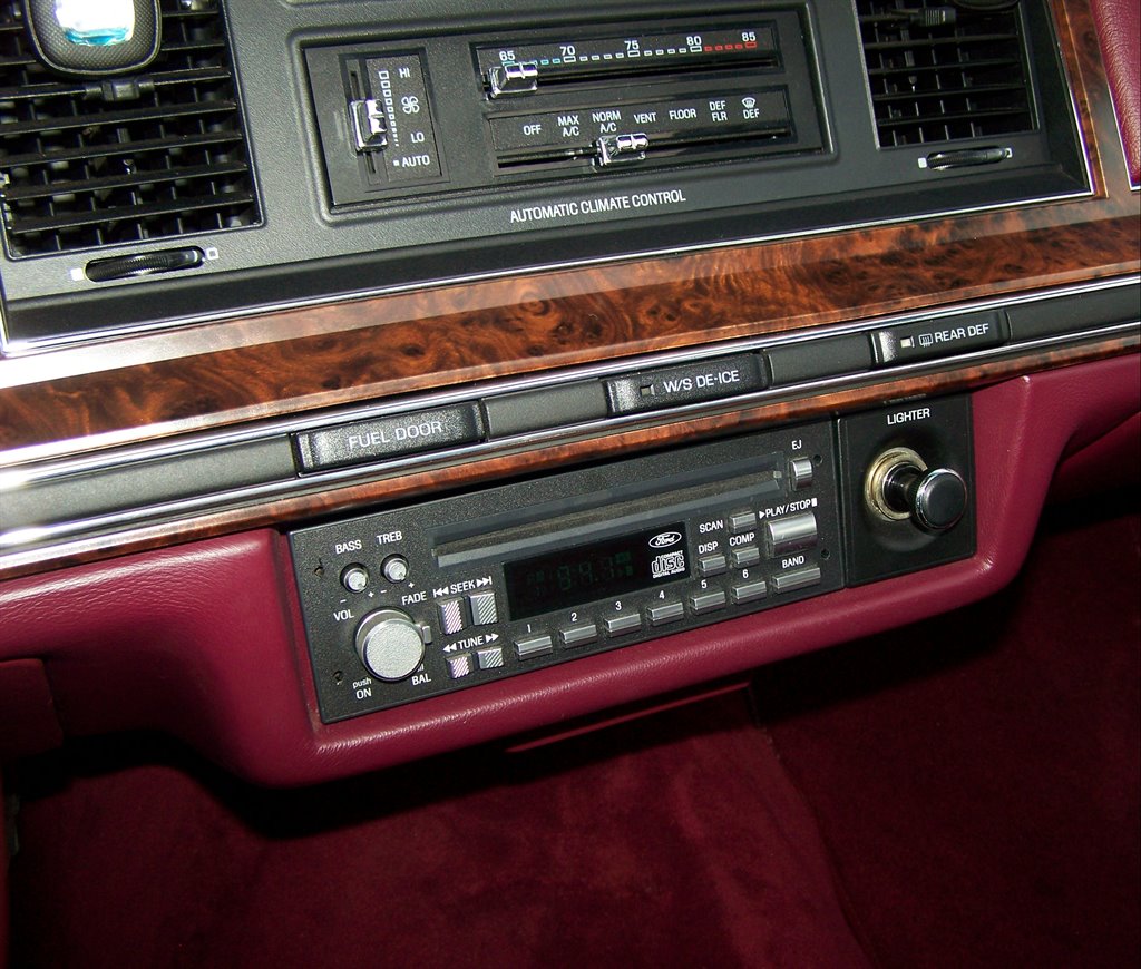 1991 Lincoln Town Car - $20,890