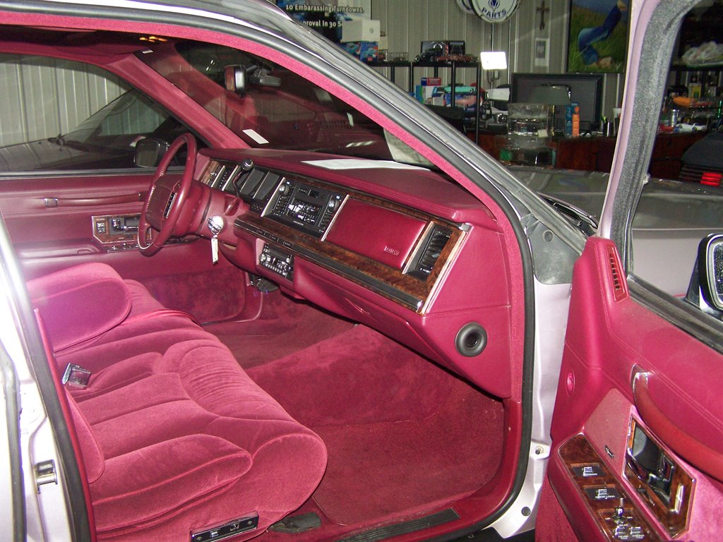 1991 Lincoln Town Car - $20,890