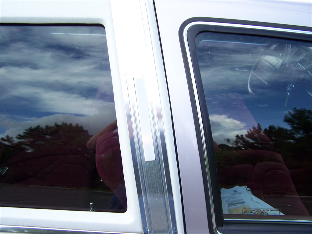 1991 Lincoln Town Car - $20,890