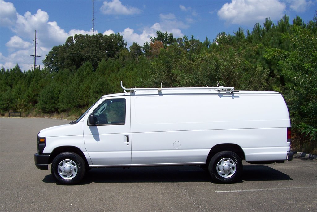 2009 Ford E-350 - $18,990