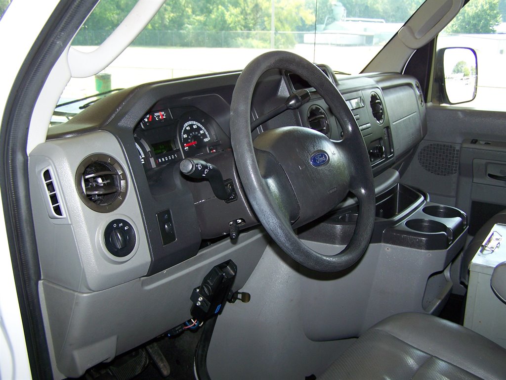 2009 Ford E-350 - $18,990