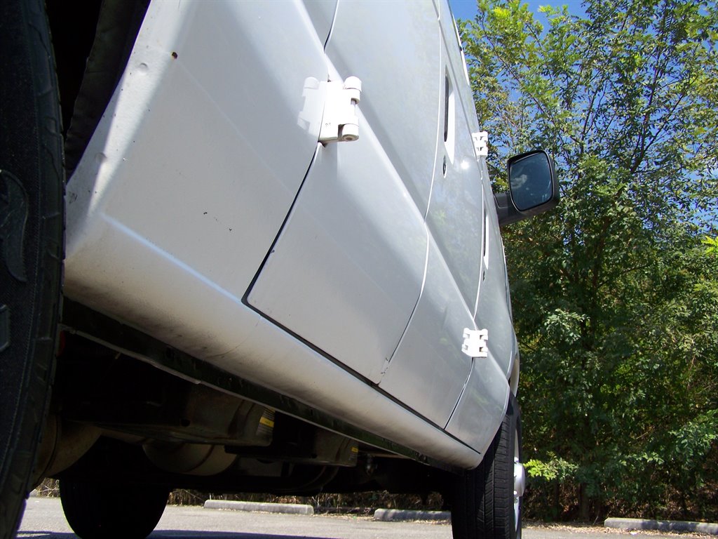 2009 Ford E-350 - $18,990