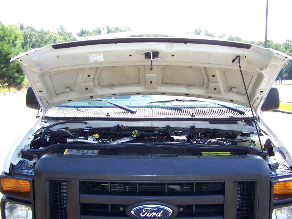 2009 Ford E-350 - $18,990