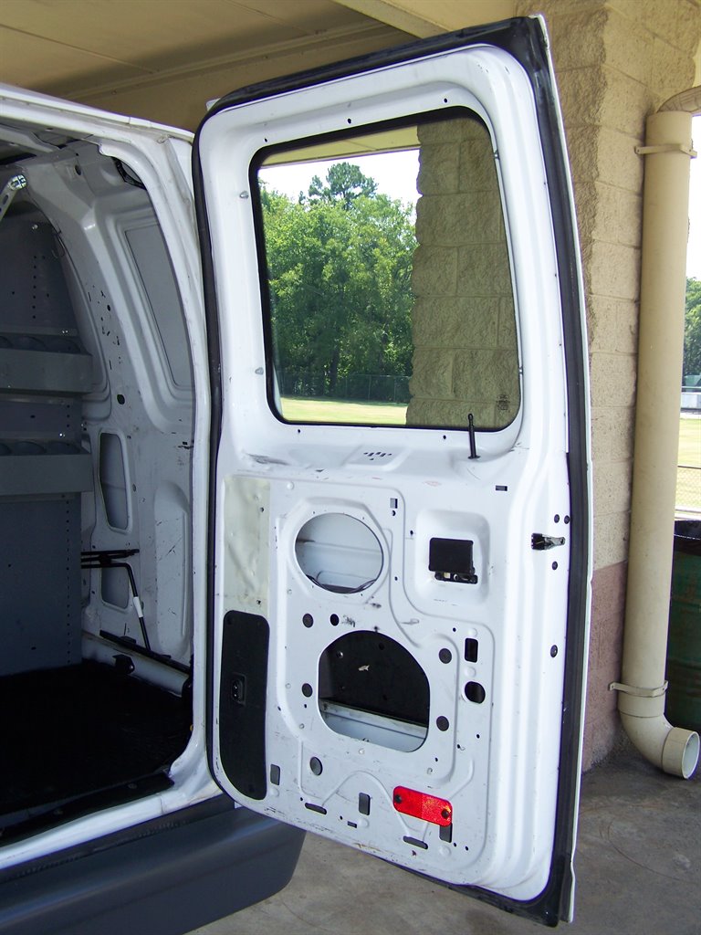 2009 Ford E-350 - $18,990