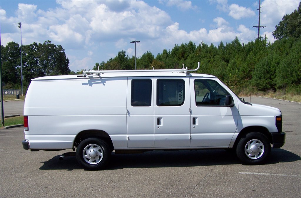 2009 Ford E-350 - $18,990