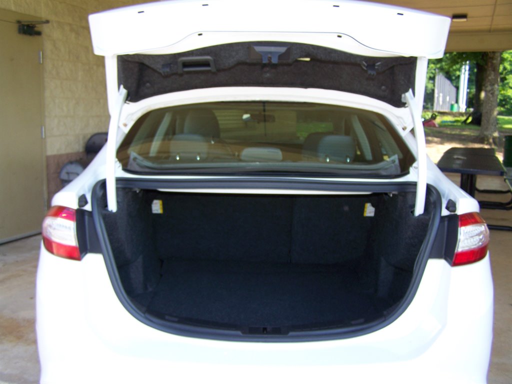 2014 Ford Fusion - $11,890