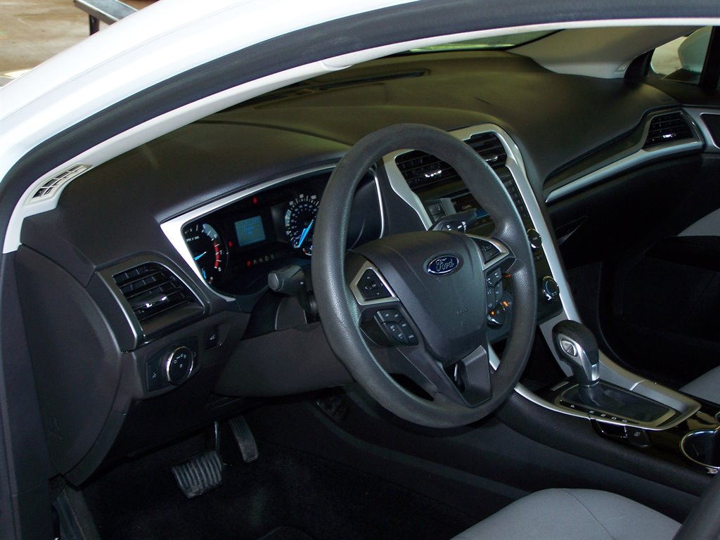 2014 Ford Fusion - $11,890