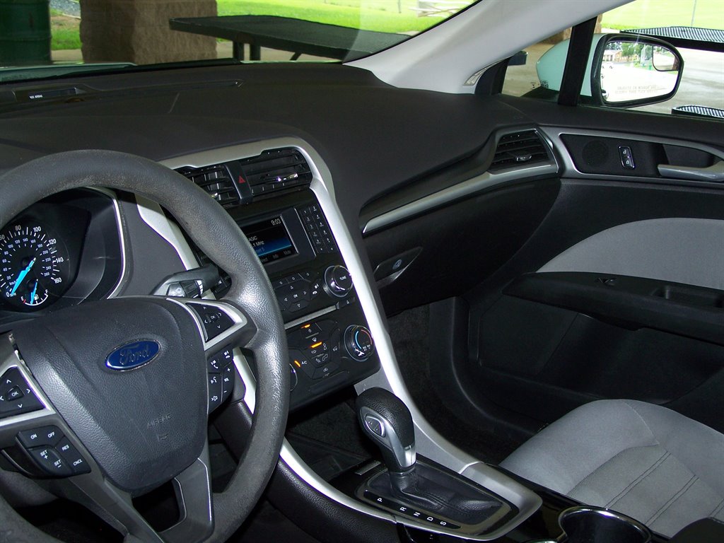 2015 Ford Fusion - $9,990