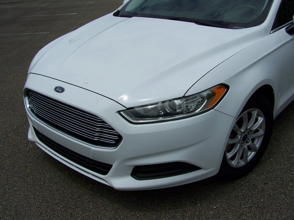 2015 Ford Fusion - $9,990