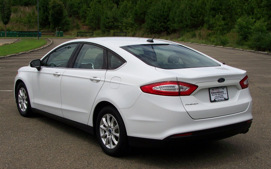 2015 Ford Fusion - $9,990