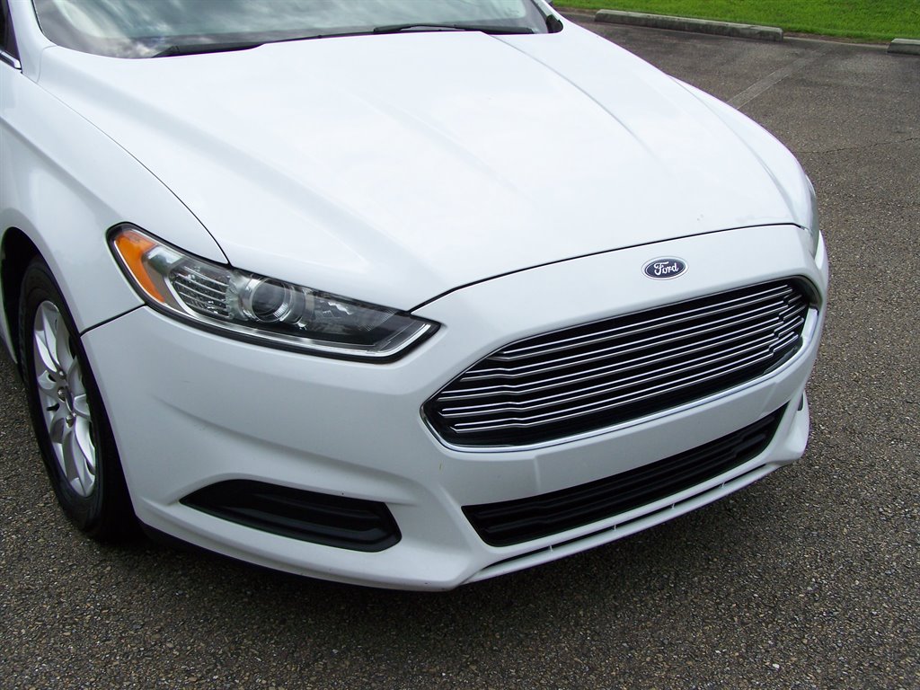 2015 Ford Fusion - $9,990
