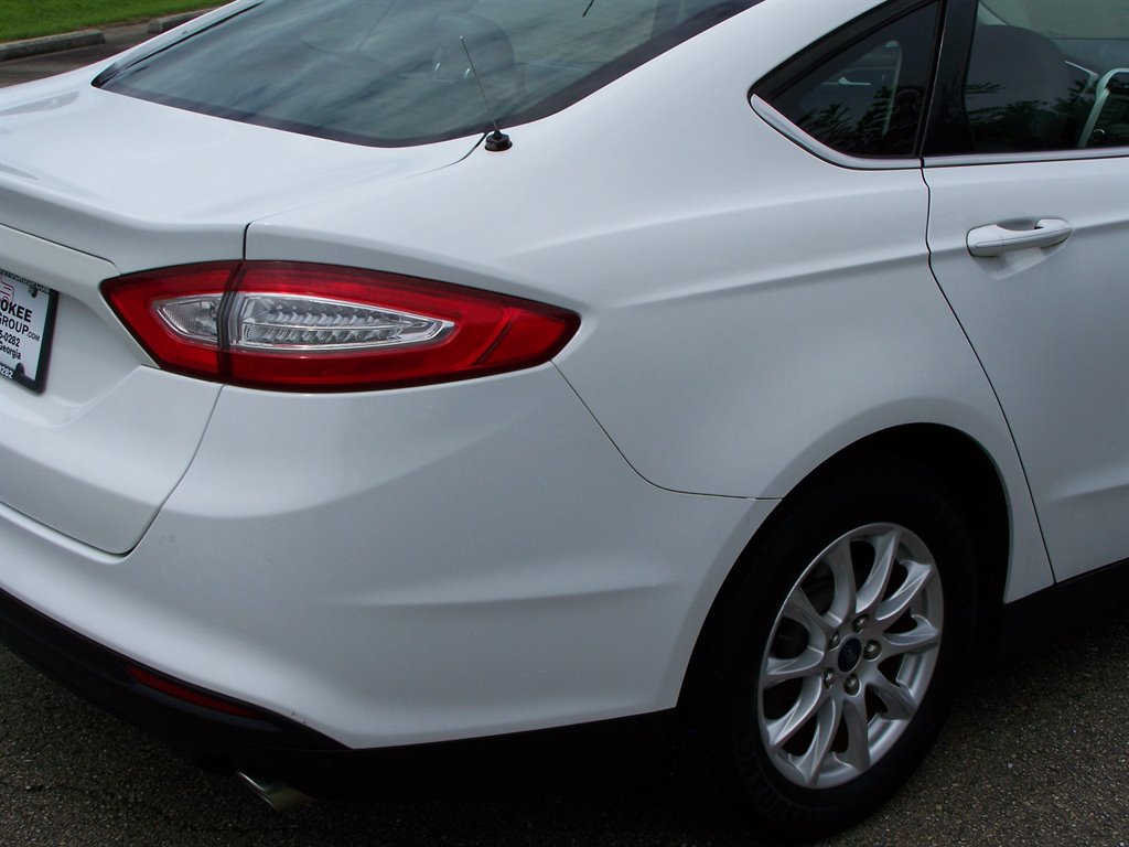 2015 Ford Fusion - $9,990