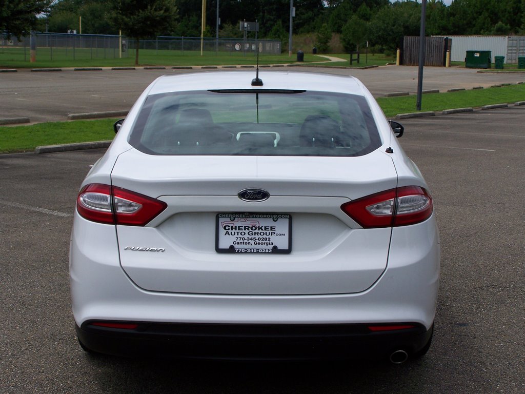 2015 Ford Fusion - $9,990