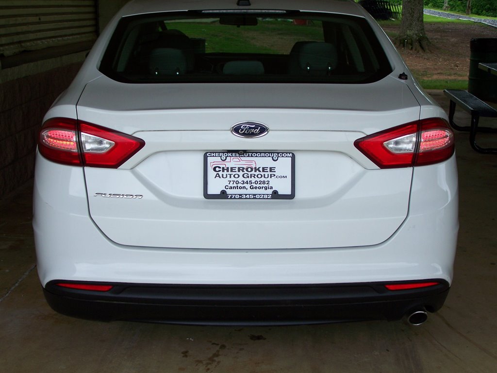 2015 Ford Fusion - $9,990