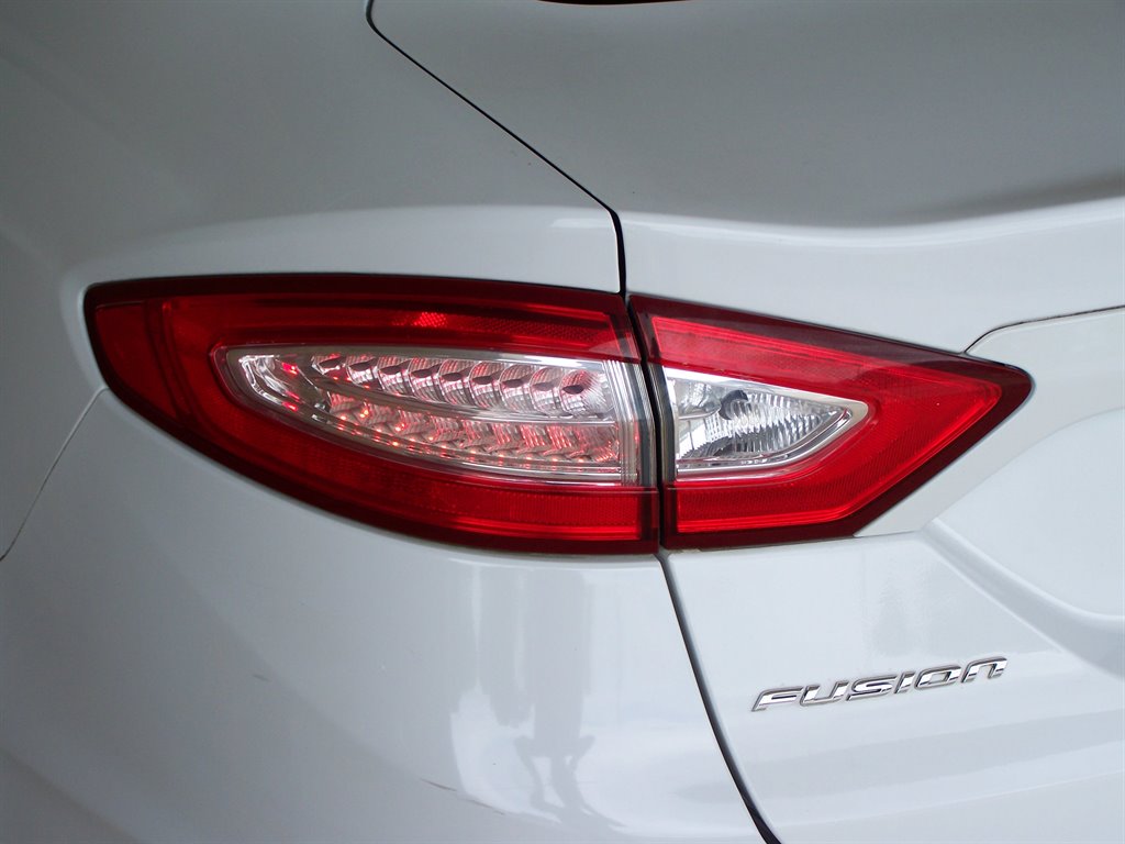 2015 Ford Fusion - $9,990