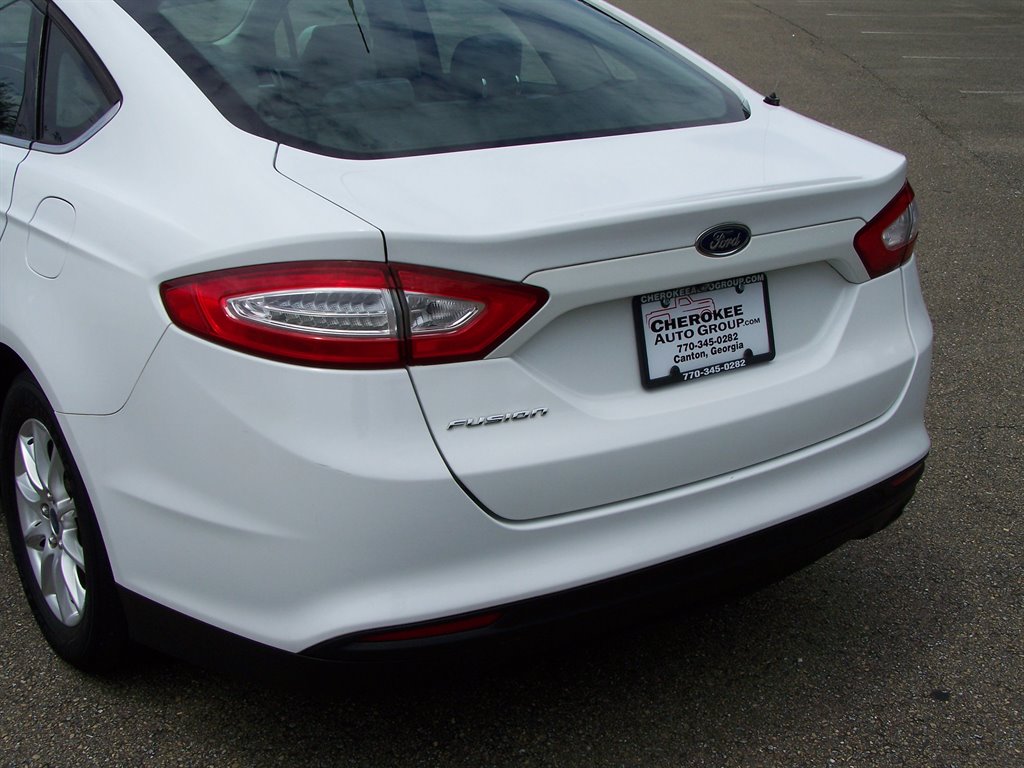 2015 Ford Fusion - $9,990