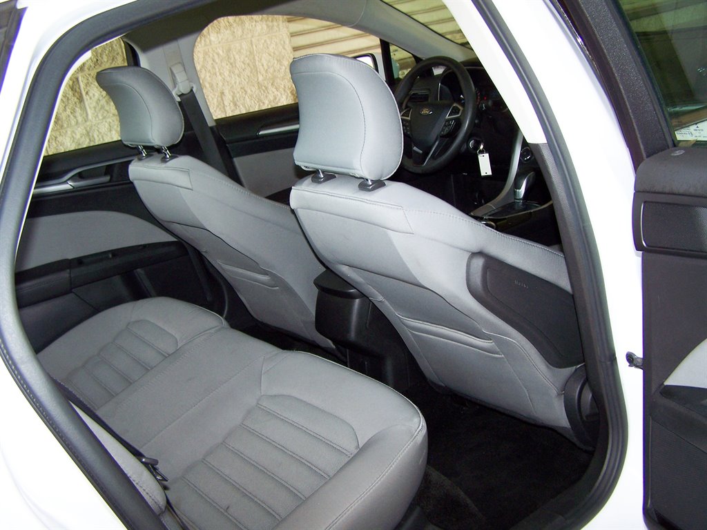 2015 Ford Fusion - $9,990