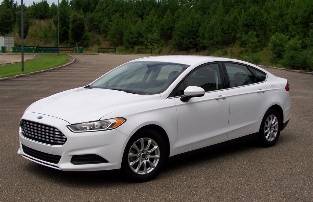 2015 Ford Fusion - $9,990