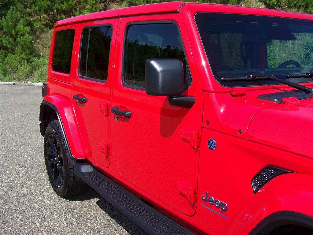 2025 Jeep Wrangler - $32,890