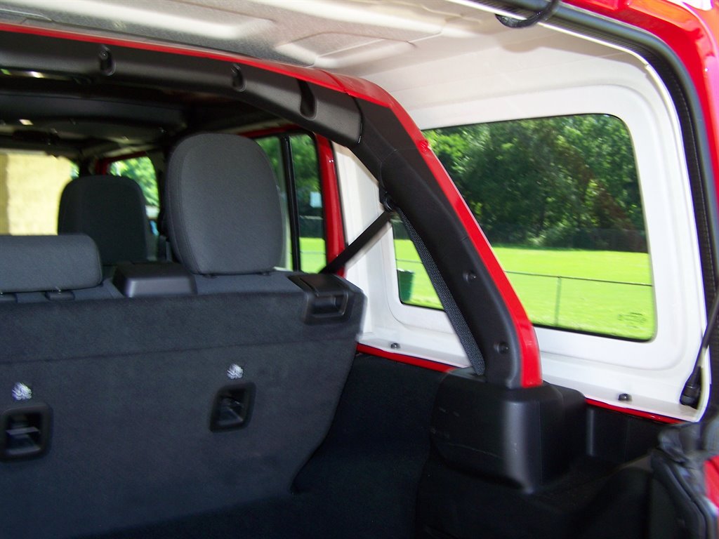 2025 Jeep Wrangler - $32,890