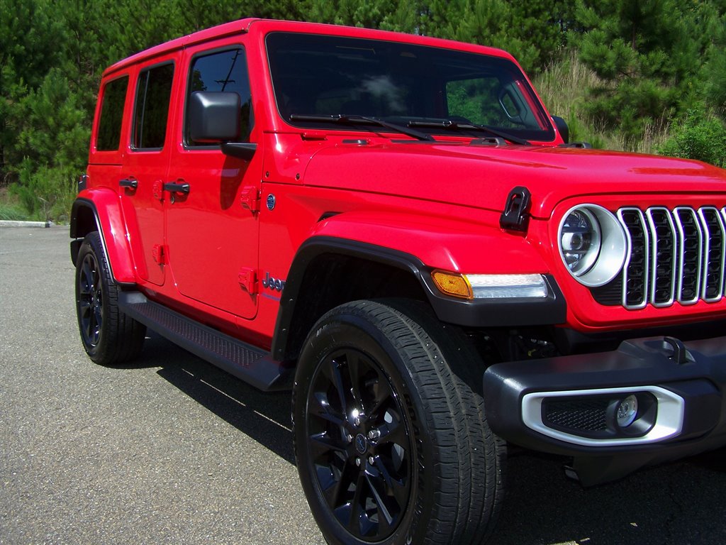 2025 Jeep Wrangler - $32,890